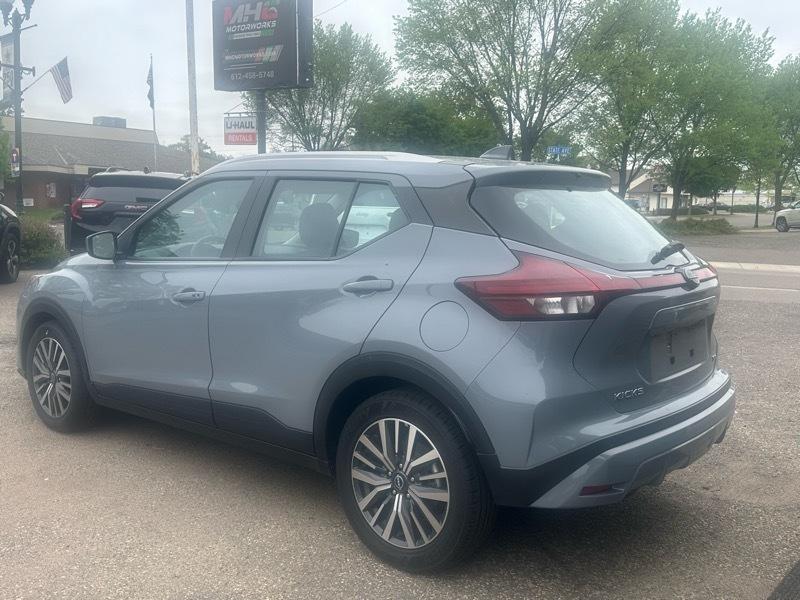 Nissan Kicks SV FWD 2023