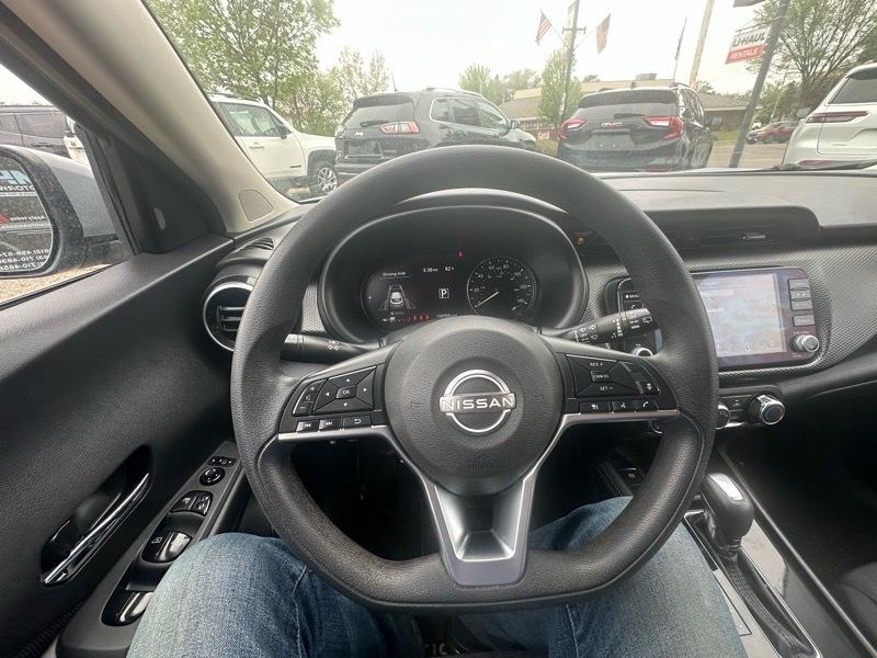 Nissan Kicks SV FWD 2023