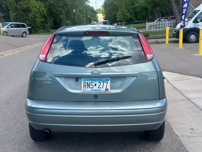 Ford Focus 5dr HB ZX5 SES 2005