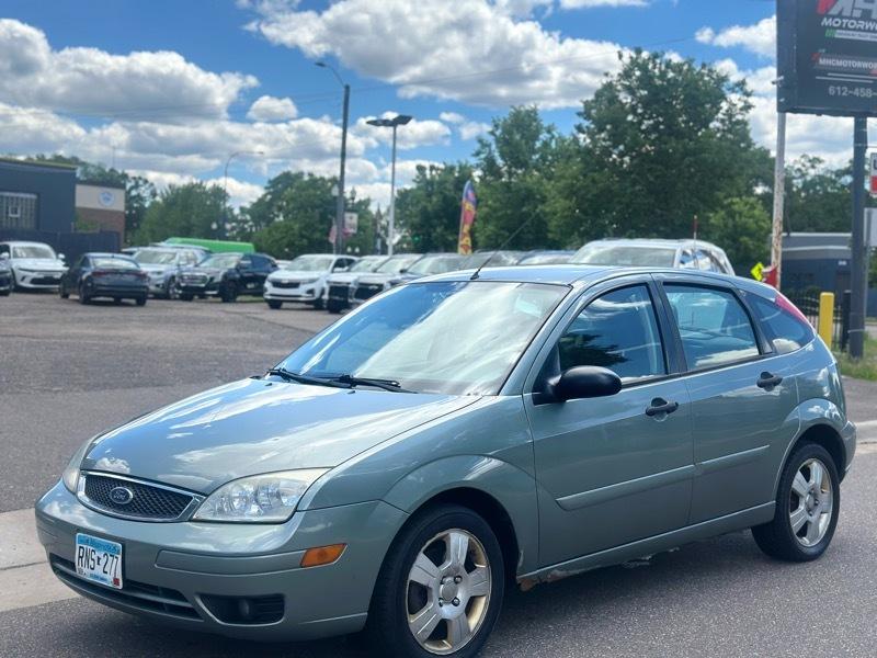 Ford Focus 5dr HB ZX5 SES 2005