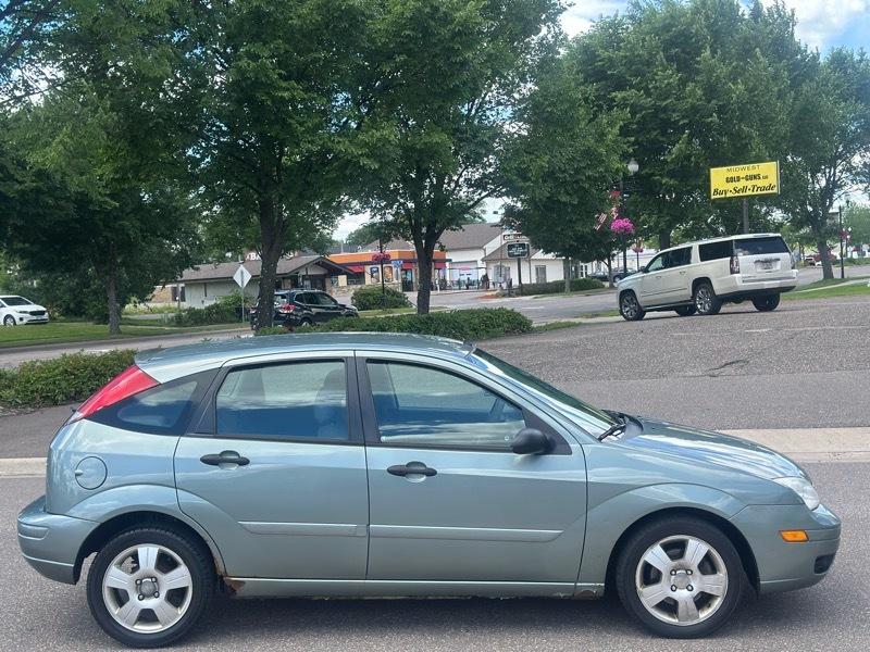 Ford Focus 5dr HB ZX5 SES 2005