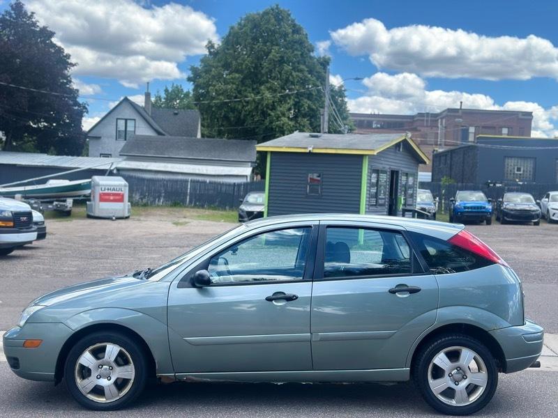 Ford Focus 5dr HB ZX5 SES 2005