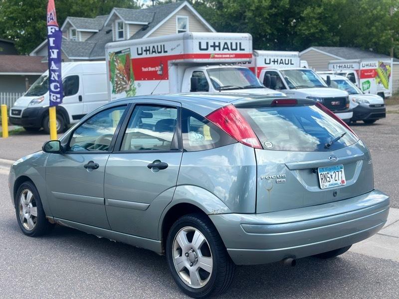 Ford Focus 5dr HB ZX5 SES 2005