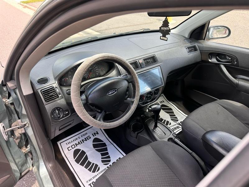 Ford Focus 5dr HB ZX5 SES 2005