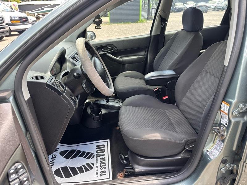 Ford Focus 5dr HB ZX5 SES 2005