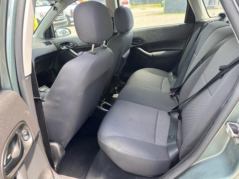 Ford Focus 5dr HB ZX5 SES 2005