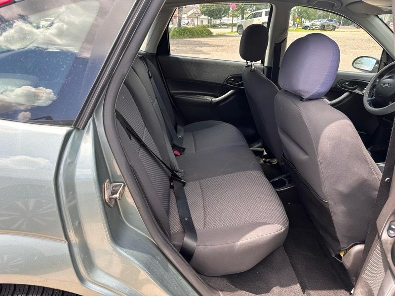 Ford Focus 5dr HB ZX5 SES 2005
