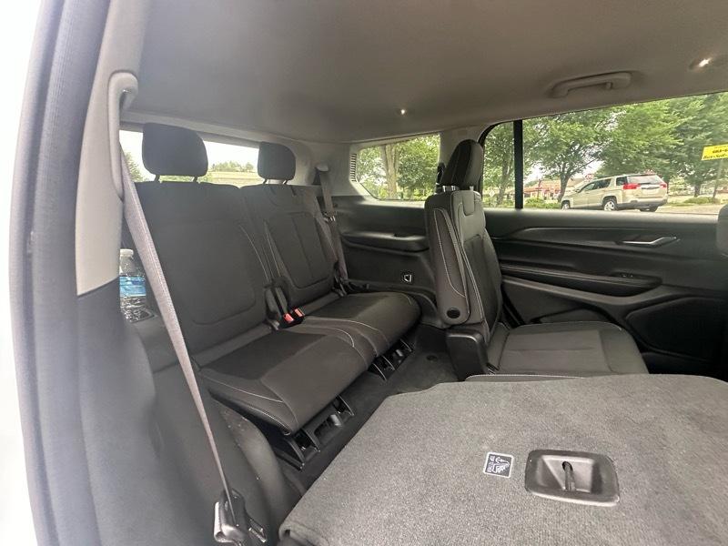 Jeep Grand Cherokee L Laredo 4x4 2023