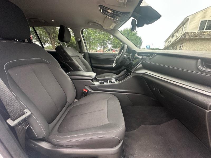 Jeep Grand Cherokee L Laredo 4x4 2023