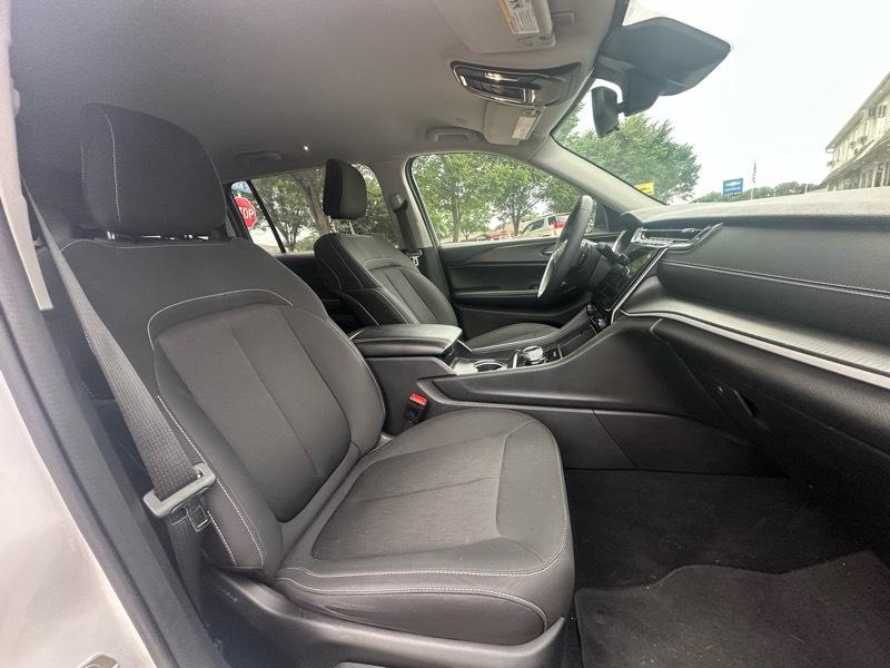 Jeep Grand Cherokee L Laredo 4x4 2023