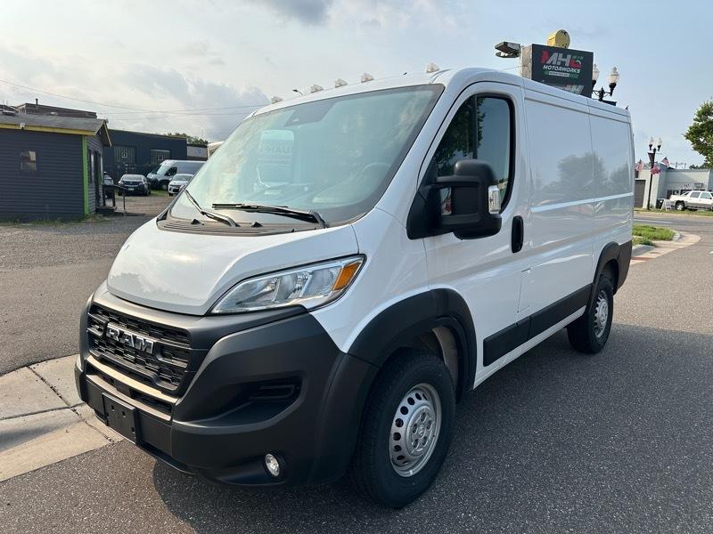 RAM ProMaster Cargo Van Tradesman 1500 Low Roof 118" WB w/Pass Seat 2025