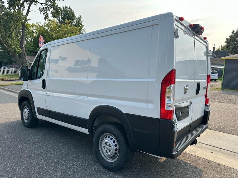 RAM ProMaster Cargo Van Tradesman 1500 Low Roof 118" WB w/Pass Seat 2025