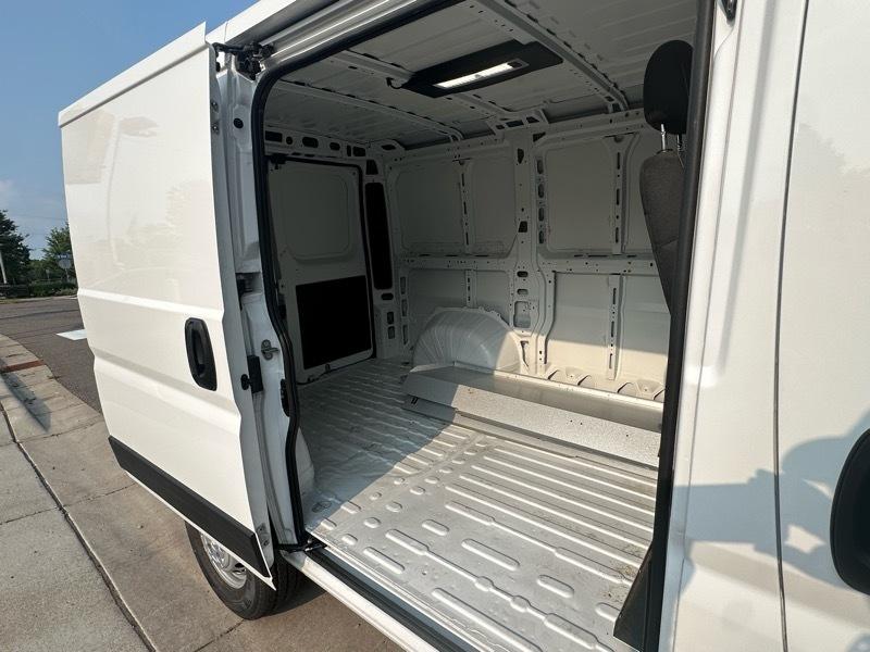 RAM ProMaster Cargo Van Tradesman 1500 Low Roof 118" WB w/Pass Seat 2025