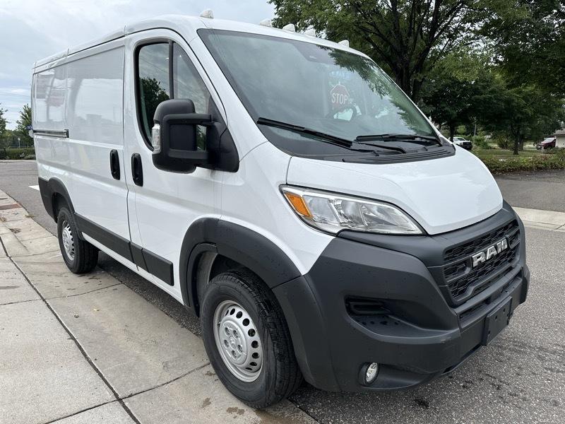 RAM ProMaster Cargo Van Tradesman 1500 Low Roof 118" WB w/Pass Seat 2025