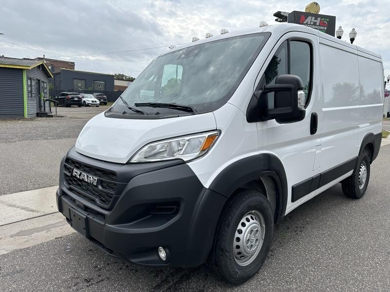 RAM ProMaster Cargo Van Tradesman 1500 Low Roof 118" WB w/Pass Seat 2025