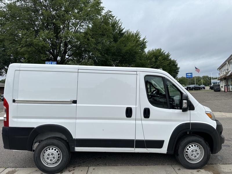 RAM ProMaster Cargo Van Tradesman 1500 Low Roof 118" WB w/Pass Seat 2025
