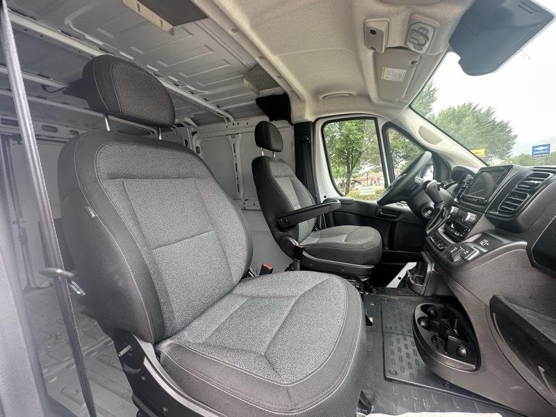 RAM ProMaster Cargo Van Tradesman 1500 Low Roof 118" WB w/Pass Seat 2025