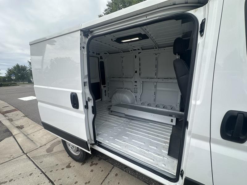 RAM ProMaster Cargo Van Tradesman 1500 Low Roof 118" WB w/Pass Seat 2025