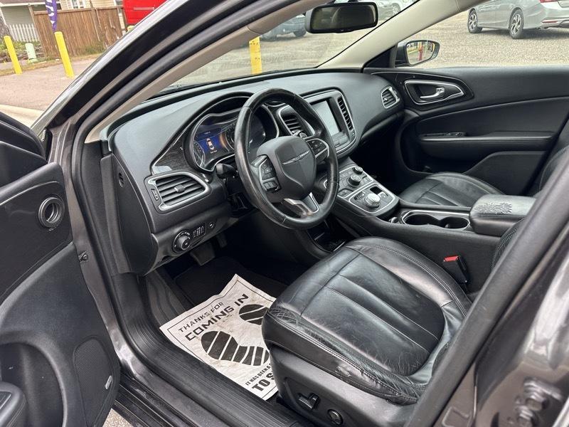 Chrysler 200 4dr Sdn C FWD 2015