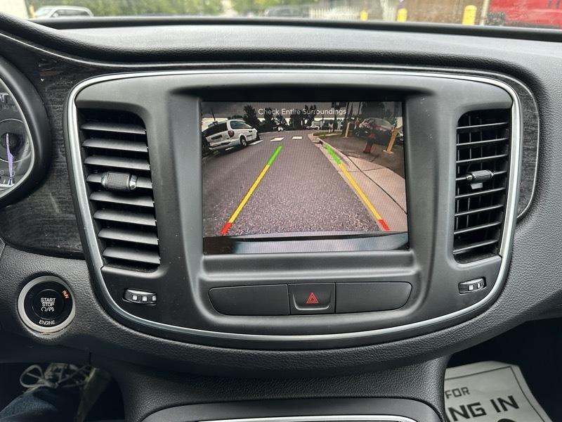 Chrysler 200 4dr Sdn C FWD 2015