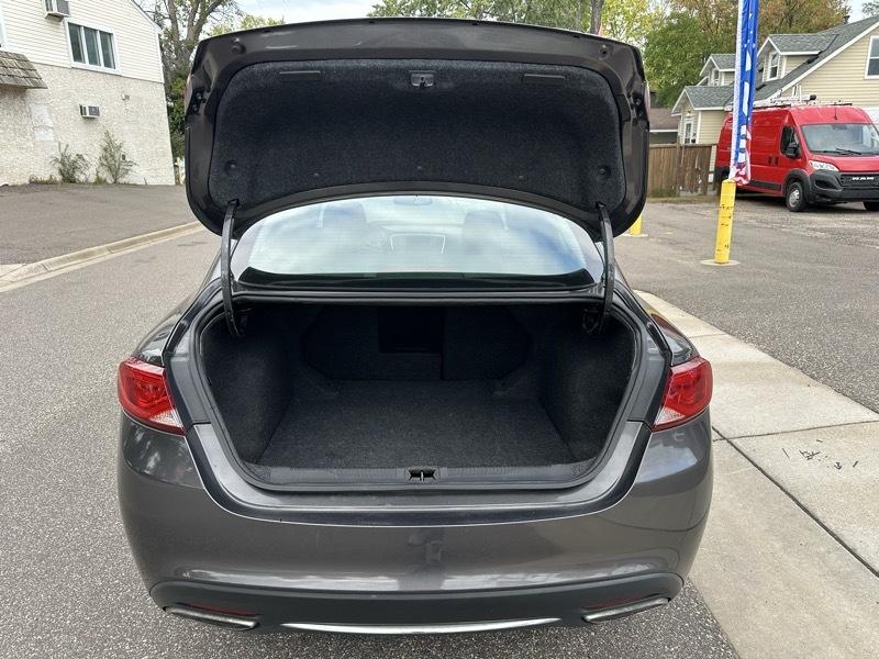 Chrysler 200 4dr Sdn C FWD 2015