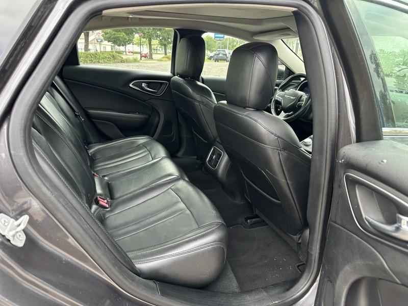 Chrysler 200 4dr Sdn C FWD 2015