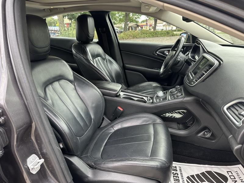 Chrysler 200 4dr Sdn C FWD 2015