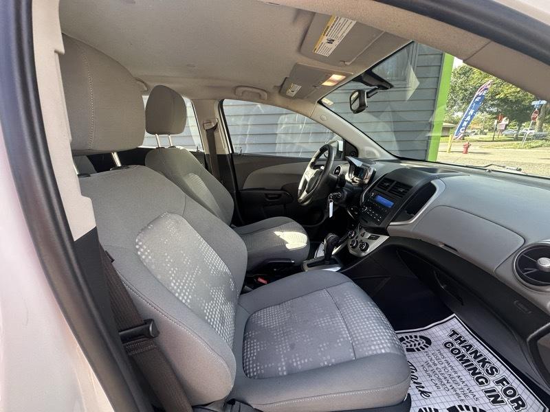 Chevrolet Sonic 5dr HB Auto LS 2015