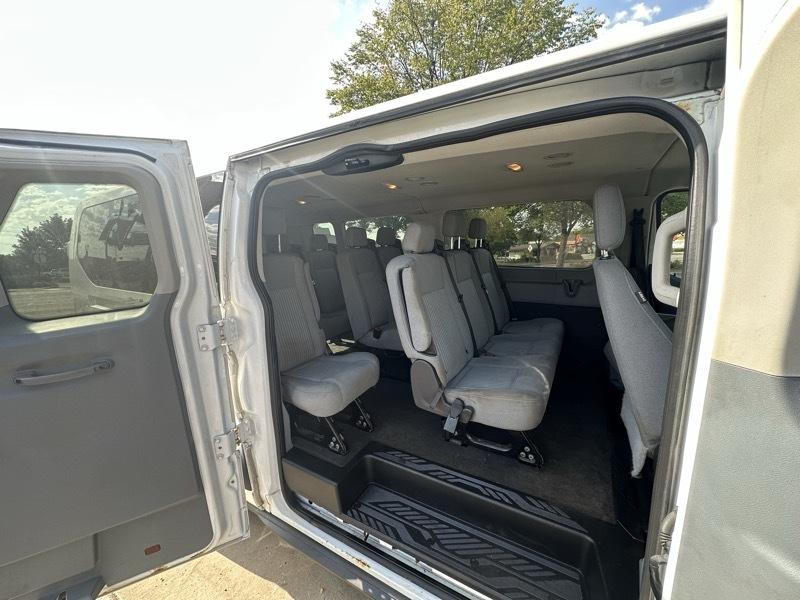Ford Transit Passenger Wagon T-350 148" Low Roof XLT RWD 2015