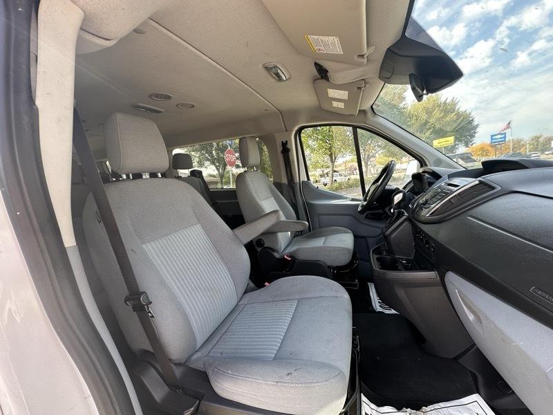 Ford Transit Passenger Wagon T-350 148" Low Roof XLT RWD 2015