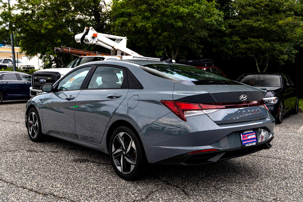 2023 Hyundai Elantra SEL photo 4