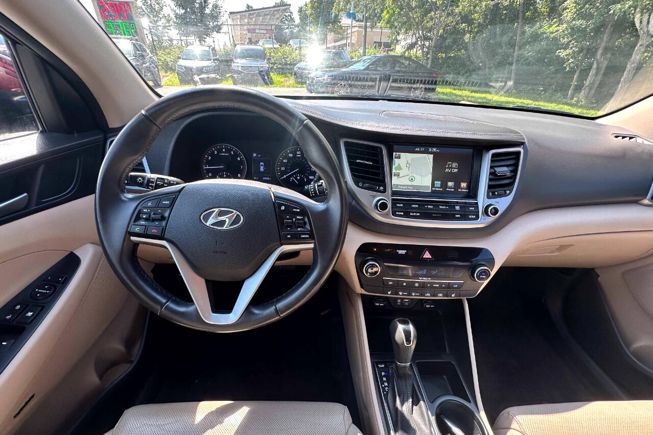 2017 Hyundai Tucson SE Plus photo 11