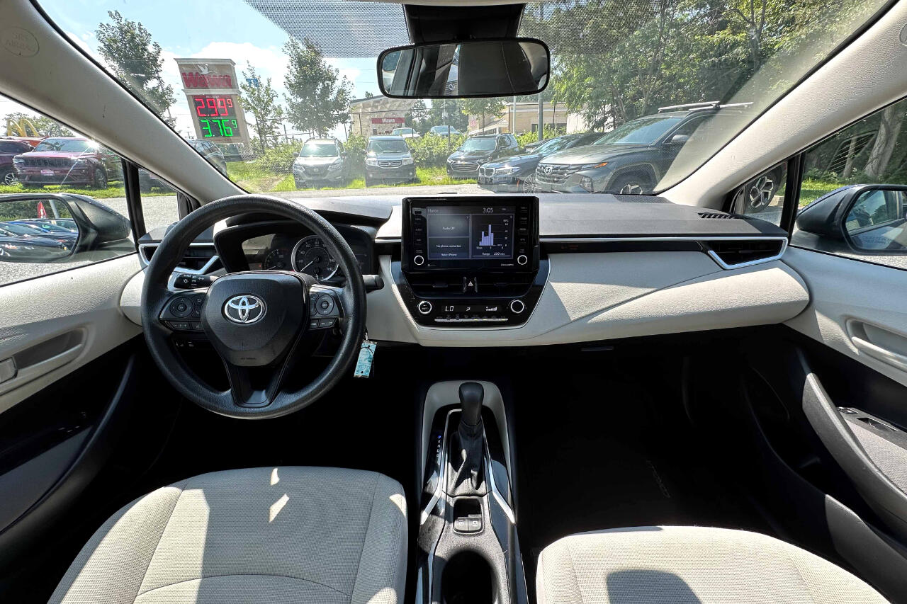 2022 Toyota Corolla LE photo 11