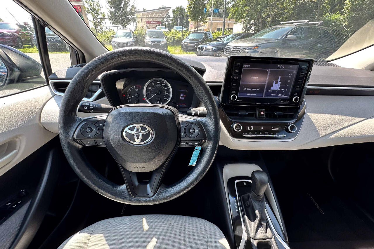2022 Toyota Corolla LE photo 12
