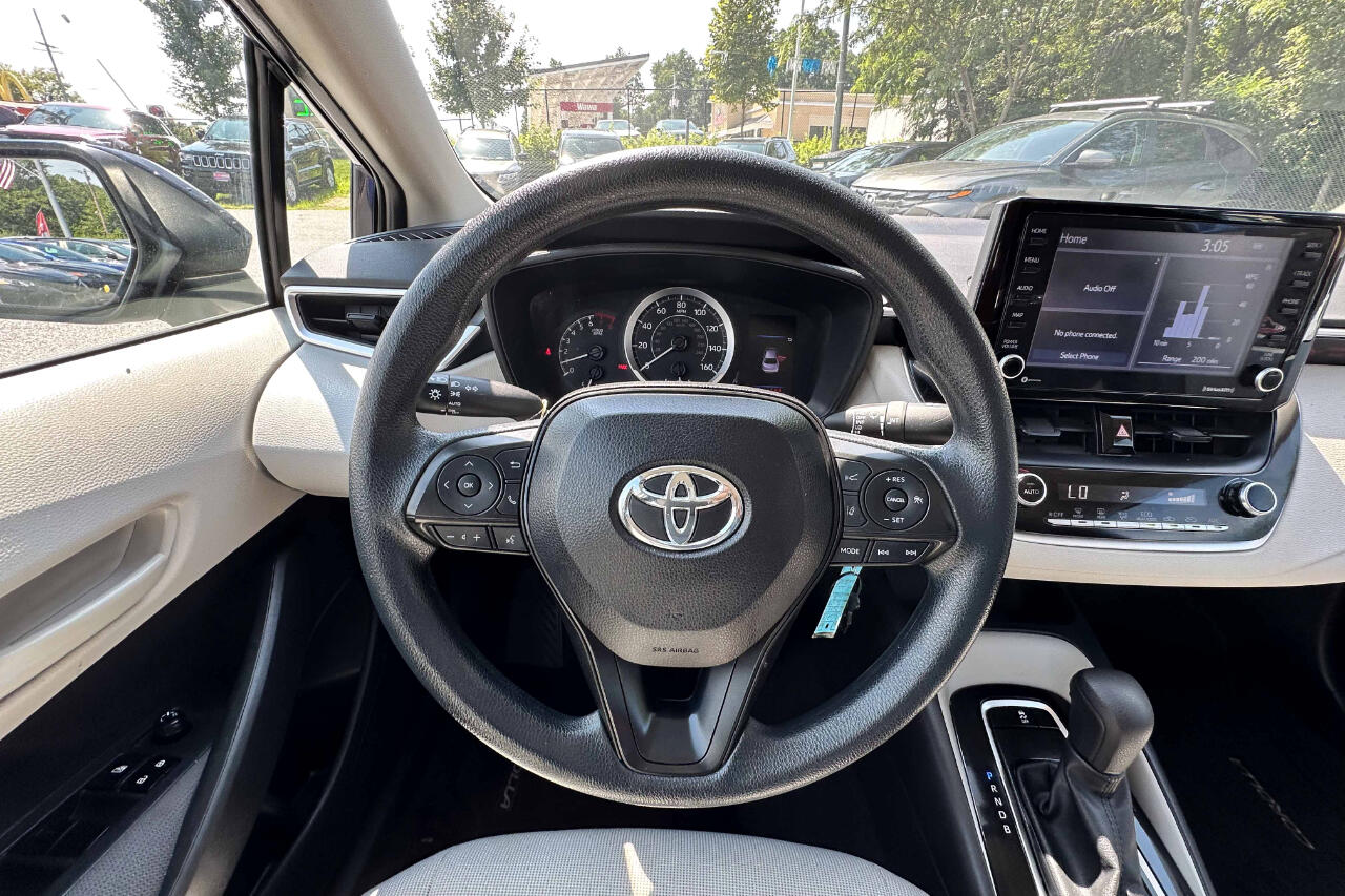 2022 Toyota Corolla LE photo 13