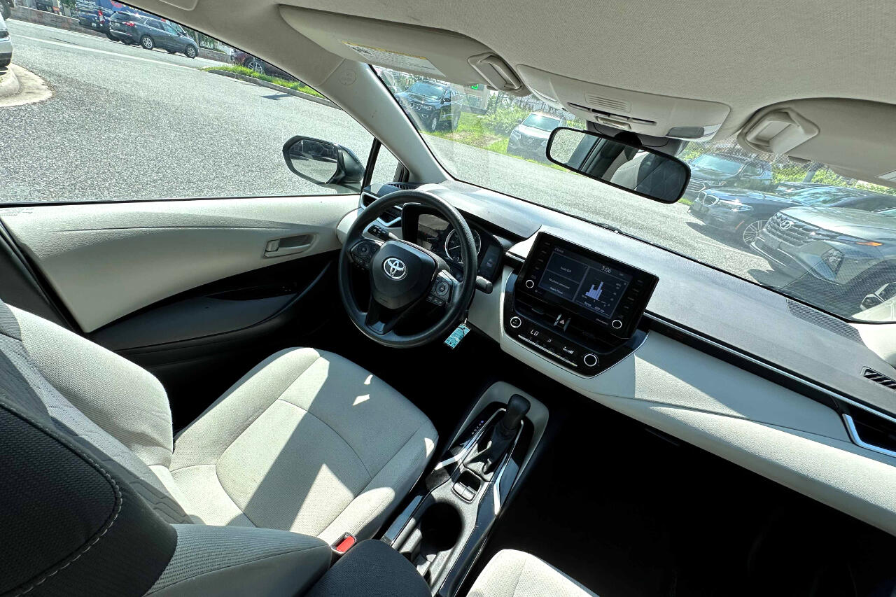 2022 Toyota Corolla LE photo 14