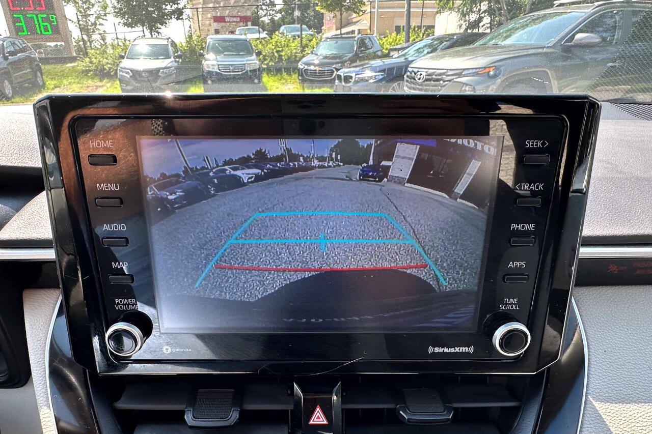 2022 Toyota Corolla LE photo 18