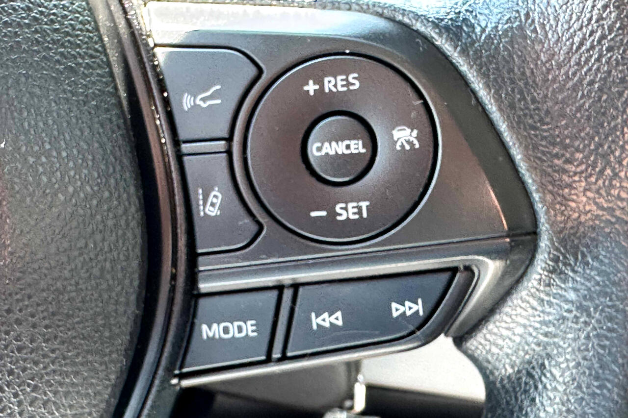 2022 Toyota Corolla LE photo 21