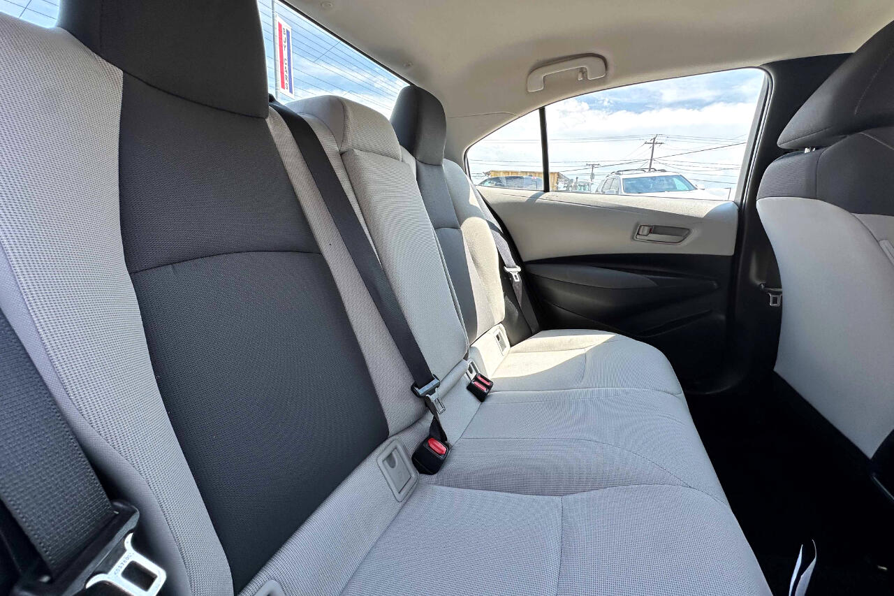 2022 Toyota Corolla LE photo 23