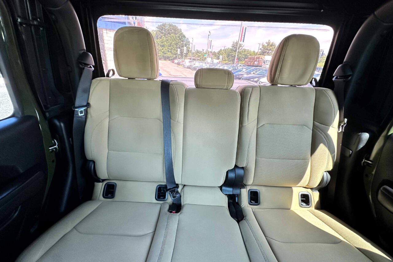 2021 Jeep Gladiator Sport S photo 21