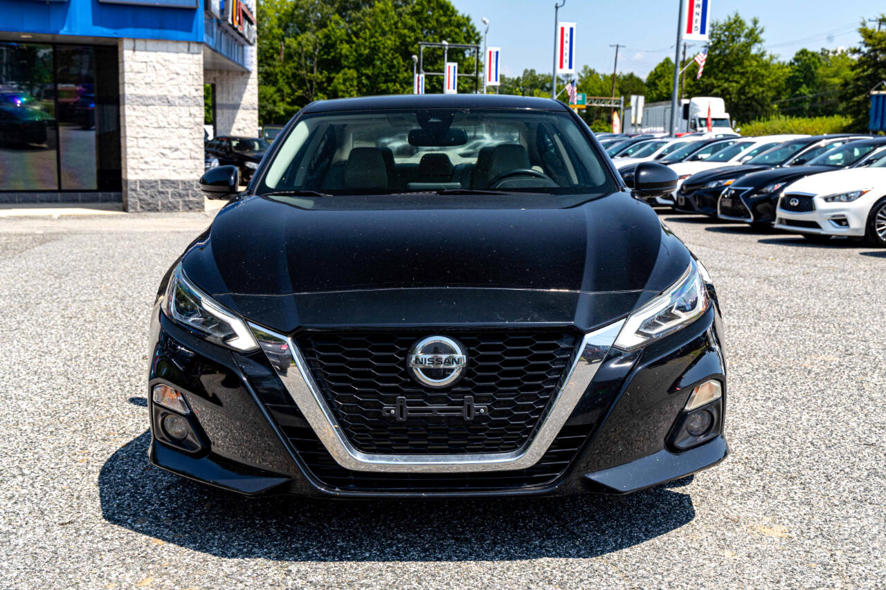 2020 Nissan Altima Platinum photo 2