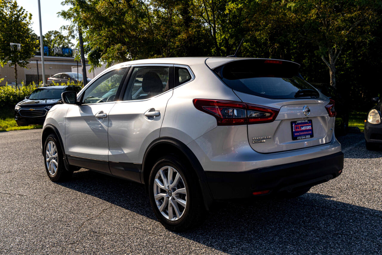 2021 Nissan Rogue Sport S photo 2