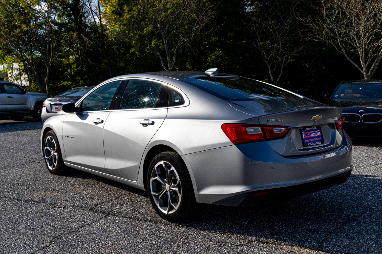 2024 Chevrolet Malibu 1LT photo 2