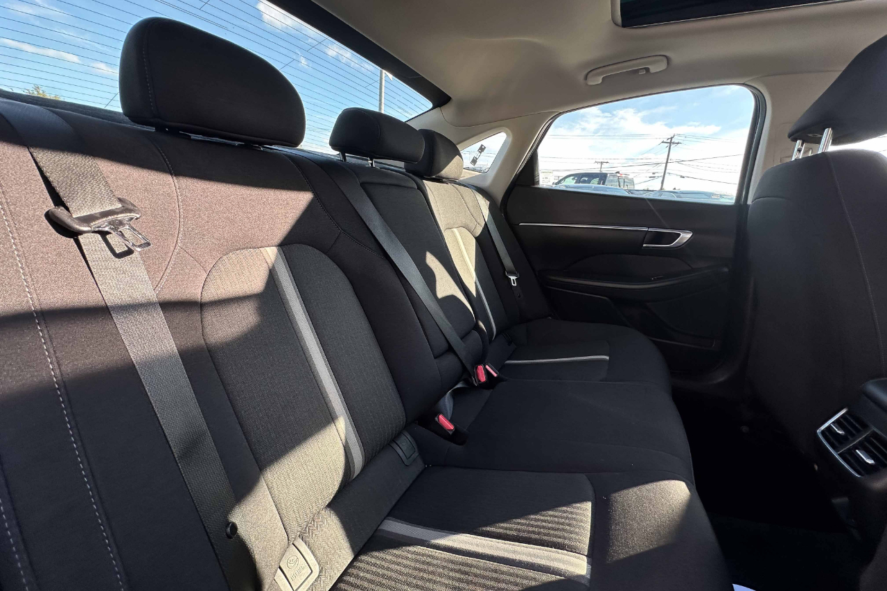 2022 Hyundai Sonata SEL Convenience N Line photo 19