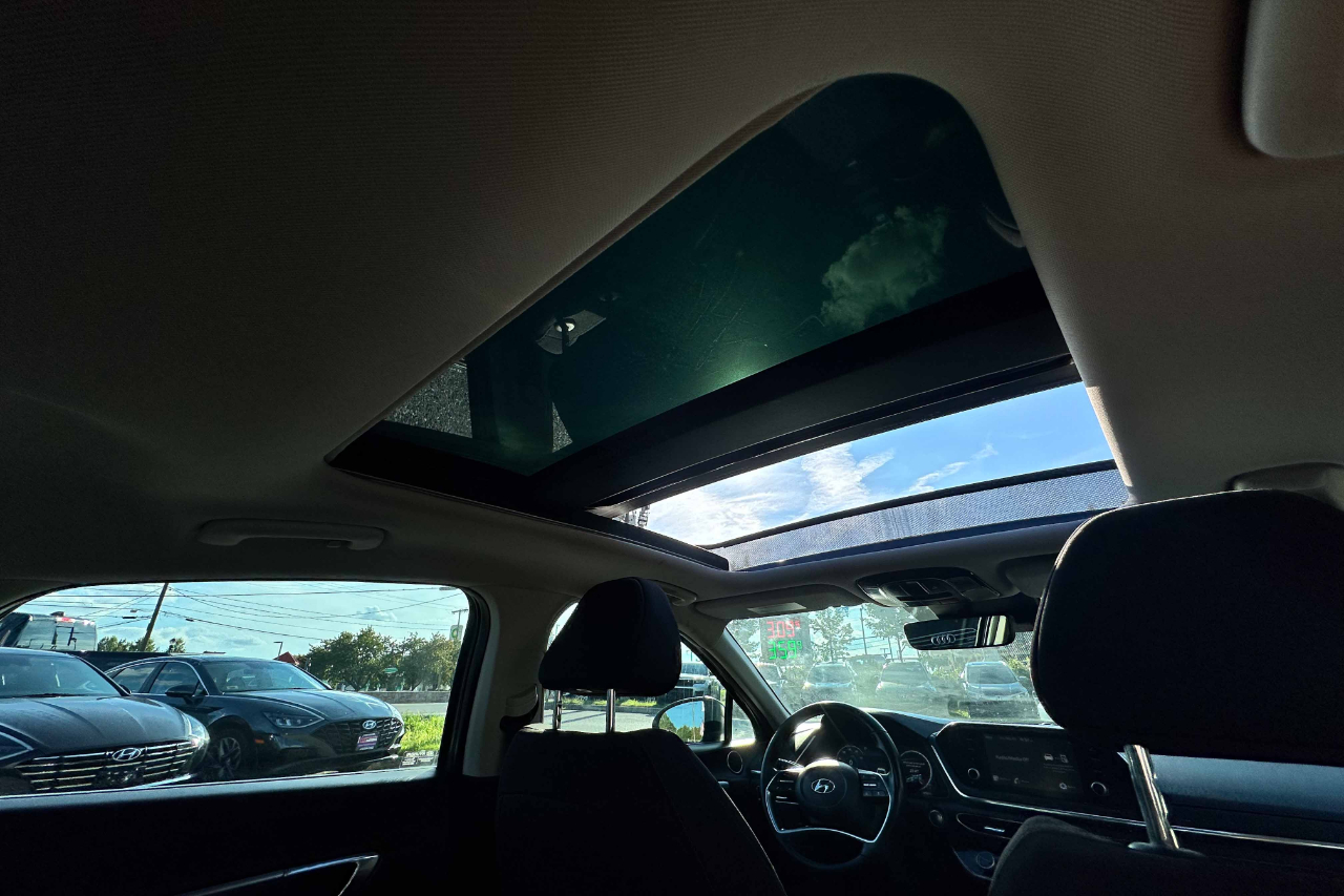 2022 Hyundai Sonata SEL Convenience N Line photo 20