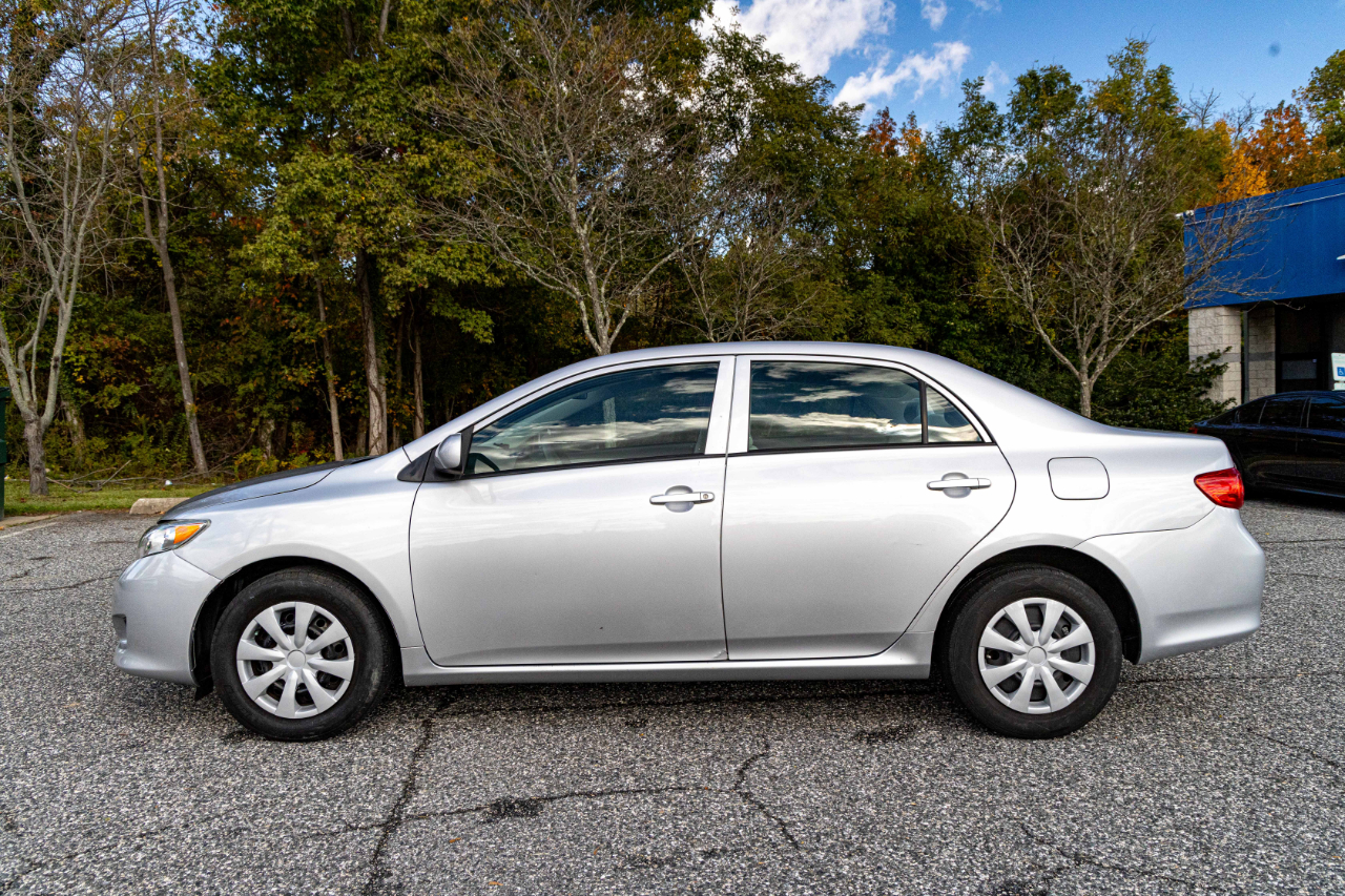Toyota Corolla 4dr Sdn LE Auto (Natl) 2010