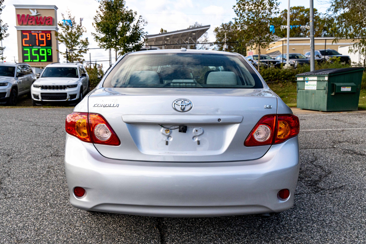 Toyota Corolla 4dr Sdn LE Auto (Natl) 2010
