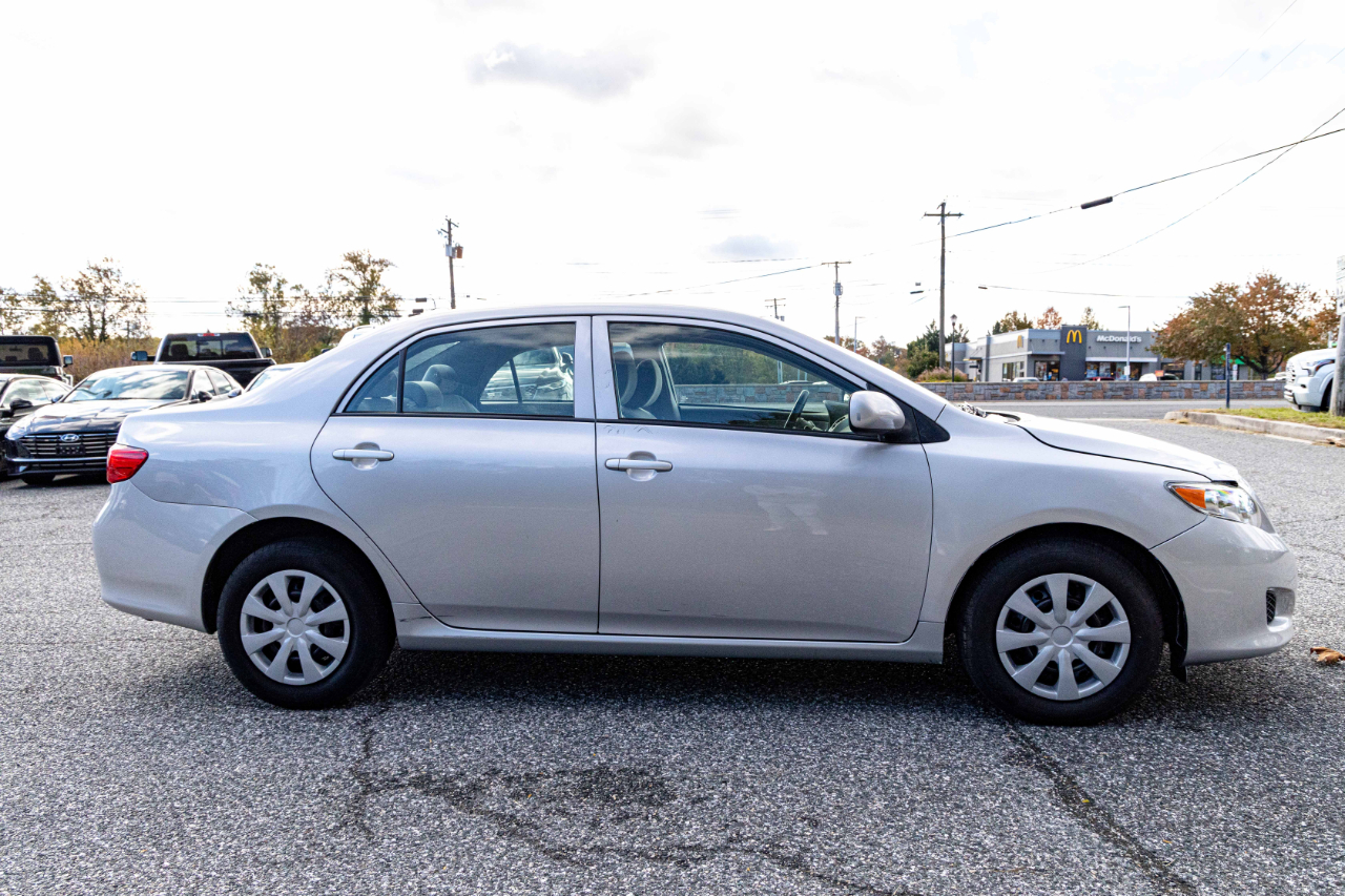 Toyota Corolla 4dr Sdn LE Auto (Natl) 2010