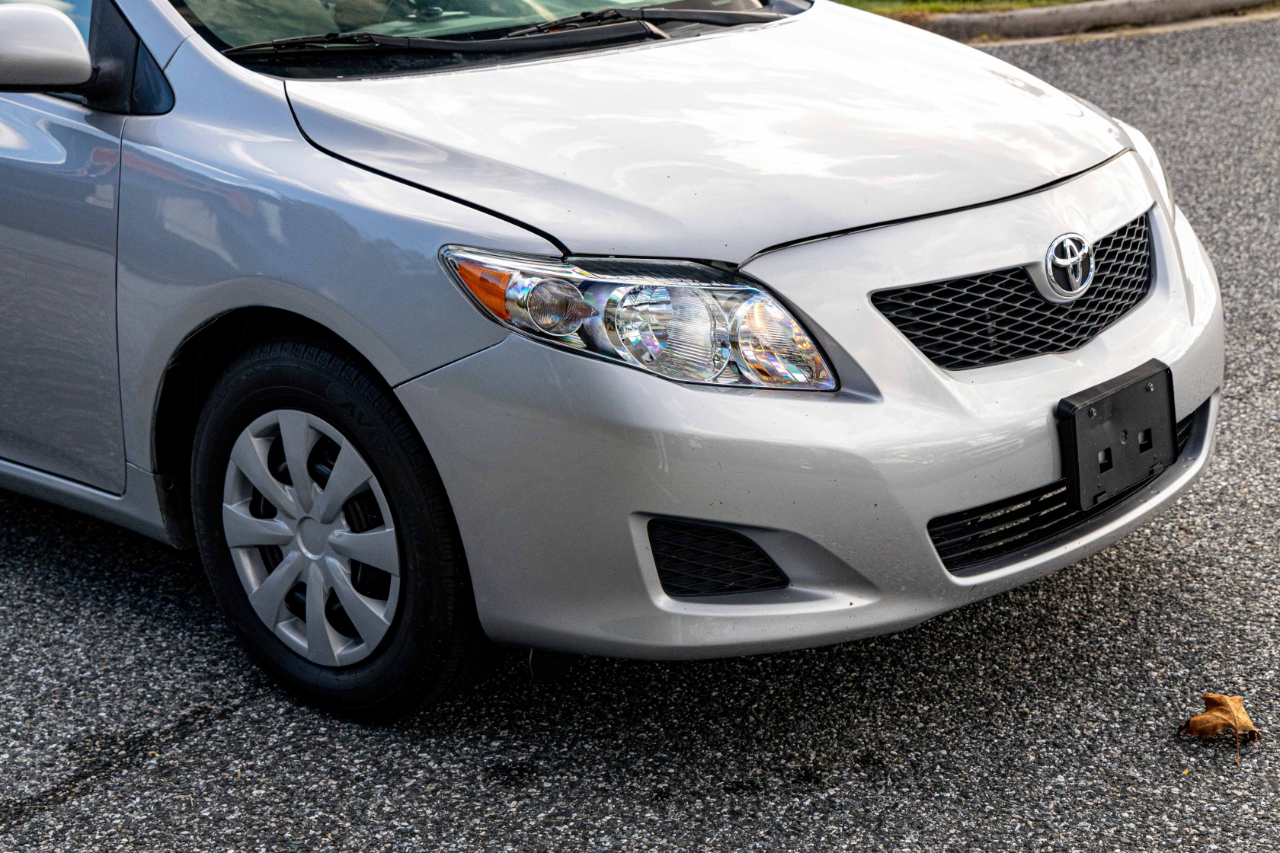 Toyota Corolla 4dr Sdn LE Auto (Natl) 2010