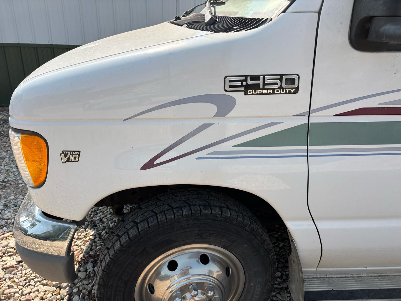 Ford Econoline E-450 2001